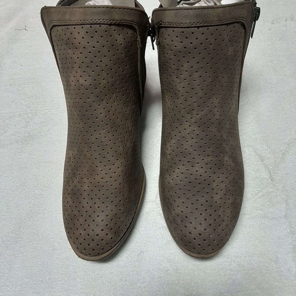 Ladies shoes